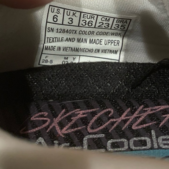 2 pairs Sketchers Sneakers - Picture 6 of 6
